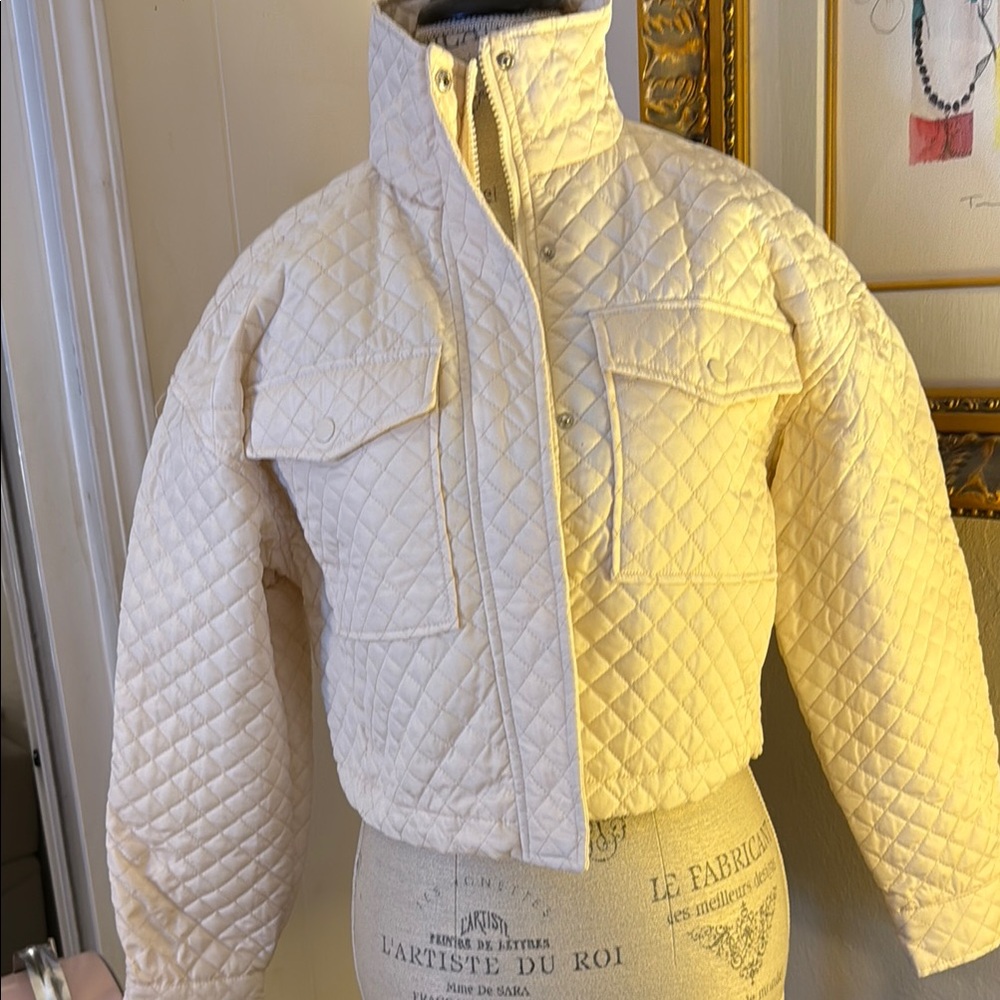 Vigoss NWT Quilted Bomber Jacket Size large